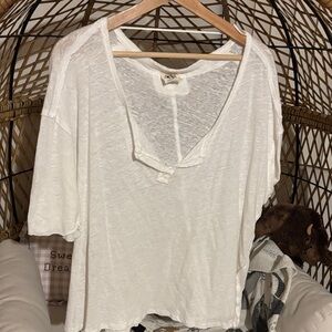 FREE PEOPLE TEE🐇🧺✨